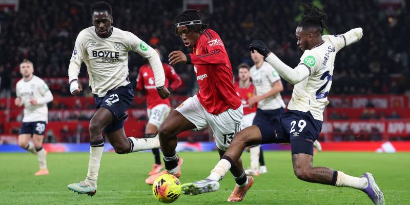 Soi Kèo West Ham Vs Man Utd 03h15 11/02 - Ngoại Hạng Anh 2 Man Utd luôn gặp khó trước West Ham trong những mùa giải gần đây